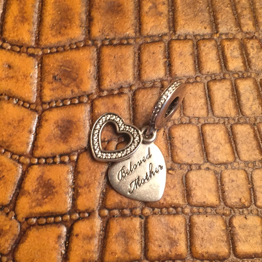 Pandora ALE charm “Beloved Mother”